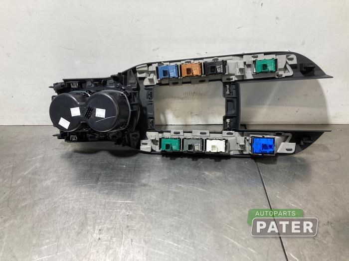 Dashboard deel van een DS DS 3/Crossback (UC/UJ/UR) E-Tense 50 kWh 2021