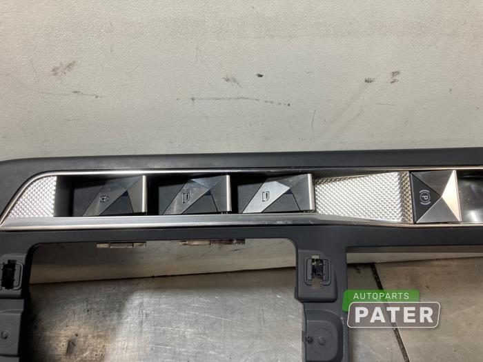 Dashboard deel van een DS DS 3/Crossback (UC/UJ/UR) E-Tense 50 kWh 2021