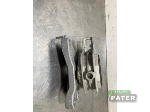 Gebruikte Motorsteun DS Automobiles DS 3/Crossback (UC/UJ/UR) E-Tense 50 kWh Prijs € 31,50 Margeregeling aangeboden door Autoparts Pater