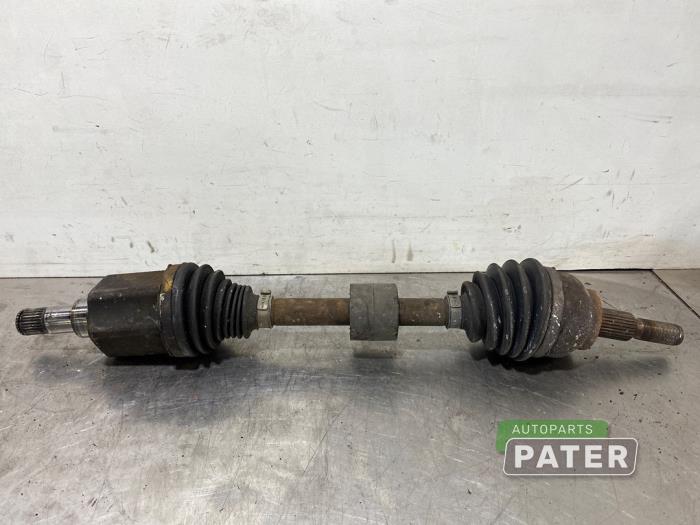 Gebruikte Aandrijfas links-voor Ford Focus 3 Wagon 1.6 SCTi 16V Prijs € 42,00 Margeregeling aangeboden door Autoparts Pater