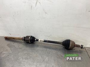 Gebruikte Aandrijfas rechts-voor Peugeot 5008 II (M4/MC/MJ/MR) 1.2 12V e-THP PureTech 130 Prijs € 99,75 Margeregeling aangeboden door Autoparts Pater