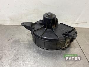 Gebruikte Kachel Ventilatiemotor Mercedes Viano (639) 3.0 CDI V6 24V Euro 5 Prijs € 38,12 Inclusief btw aangeboden door Autoparts Pater
