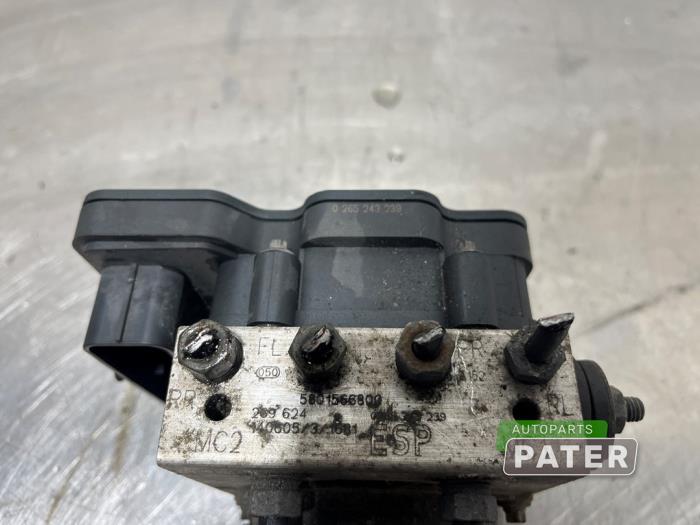 ABS Pomp van een Iveco New Daily VI 35C15, 35S15, 40C15, 50C15, 65C15, 70C15 2014
