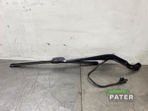 Gebruikte Ruitenwisserarm voor Polestar Polestar 2 78kWh Long Range Dual Motor Prijs € 47,25 Margeregeling aangeboden door Autoparts Pater