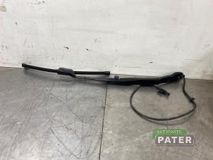 Gebruikte Ruitenwisserarm voor Polestar Polestar 2 78kWh Long Range Dual Motor Prijs € 47,25 Margeregeling aangeboden door Autoparts Pater