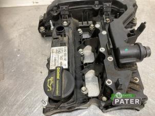 Gebruikte Kleppendeksel Ford Fiesta 6 (JA8) 1.0 EcoBoost 12V 100 Prijs € 36,75 Margeregeling aangeboden door Autoparts Pater