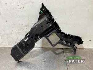 Gebruikte Bumpersteun links-achter Polestar Polestar 2 78kWh Long Range Dual Motor Prijs € 42,00 Margeregeling aangeboden door Autoparts Pater