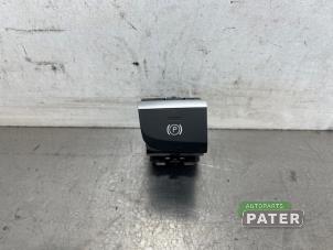 Gebruikte Handrem schakelaar Audi A3 Limousine (8VS/8VM) 2.0 35 TDI 16V Prijs € 21,00 Margeregeling aangeboden door Autoparts Pater