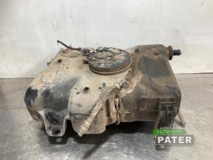 Gebruikte Adblue tank Renault Trafic (1FL/2FL/3FL/4FL) 1.6 dCi 95 Prijs € 222,34 Inclusief btw aangeboden door Autoparts Pater
