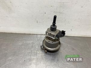 Gebruikte Injector adblue Mercedes Vito (447.6) 1.6 109 CDI 16V Prijs € 76,23 Inclusief btw aangeboden door Autoparts Pater
