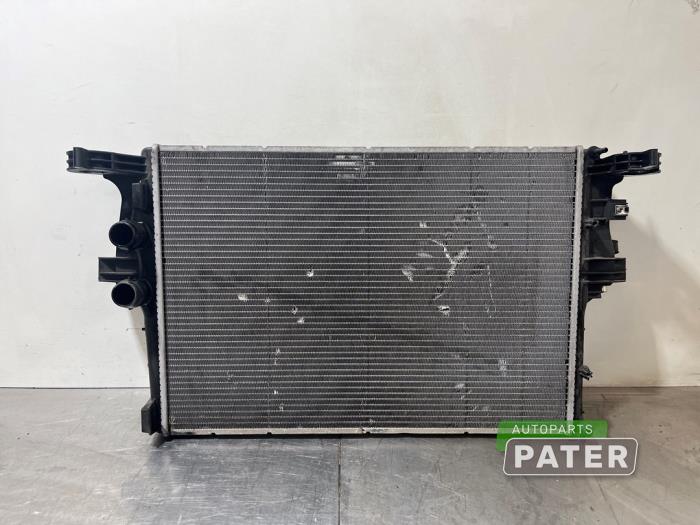 Gebruikte Radiateur Iveco New Daily VI 33.180,35.180,52.180,60.180, 70.180. 72.180 Prijs € 254,10 Inclusief btw aangeboden door Autoparts Pater