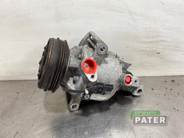 Gebruikte Aircopomp Nissan Micra (K14) 1.0 12V Prijs € 131,25 Margeregeling aangeboden door Autoparts Pater