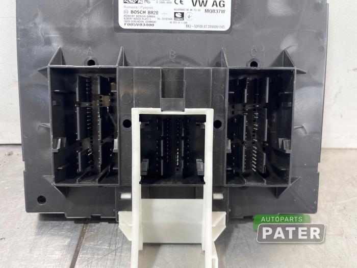 Computer Body Control van een Volkswagen Golf VIII (CD1) 1.5 eTSI 16V 2020