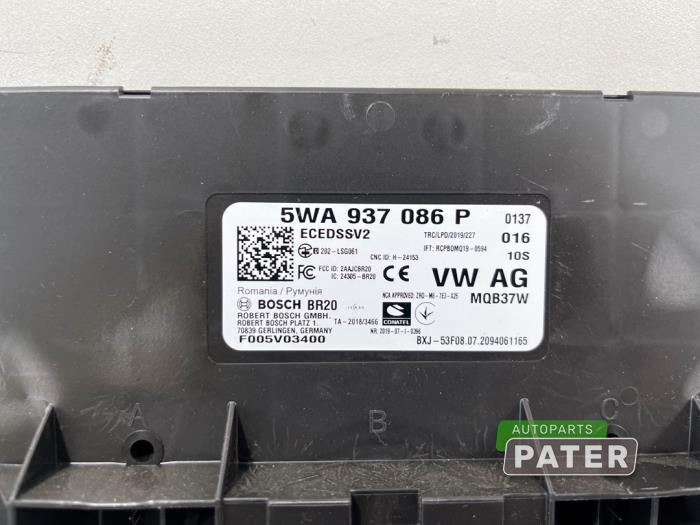 Computer Body Control van een Volkswagen Golf VIII (CD1) 1.5 eTSI 16V 2020