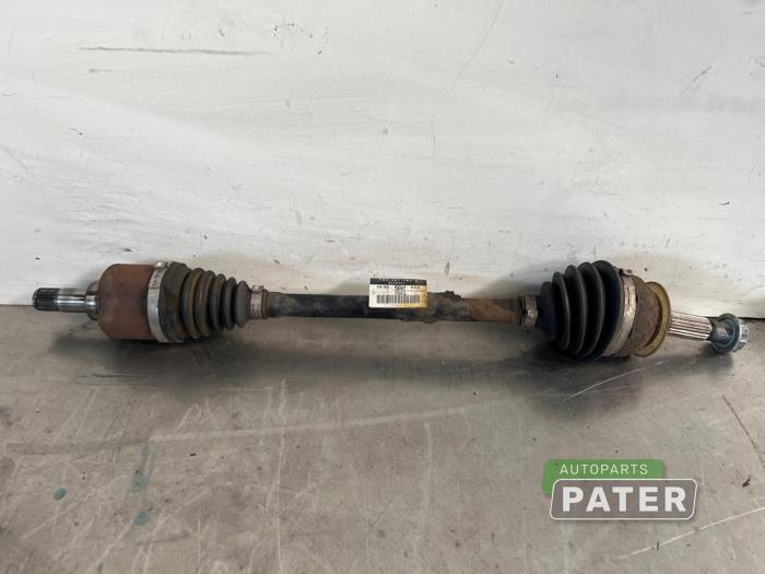 Gebruikte Steekas links-voor Volkswagen Up! (121) 1.0 12V 75 Prijs € 26,25 Margeregeling aangeboden door Autoparts Pater