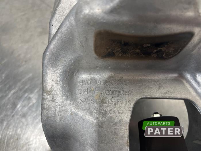 Motorsteun van een Audi A4 Avant (B9) 2.0 35 TFSI Mild Hybrid 16V 2021