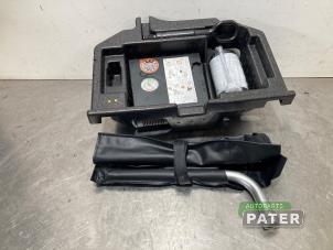 Gebruikte Banden reparatieset Audi A4 Avant (B9) 2.0 35 TFSI Mild Hybrid 16V Prijs € 42,00 Margeregeling aangeboden door Autoparts Pater