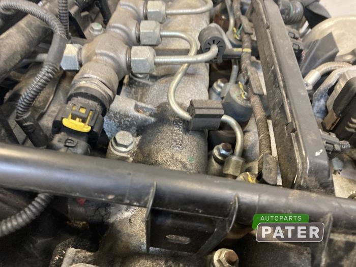 Motor van een Fiat Doblo Cargo (263) 1.6 D Multijet 2019