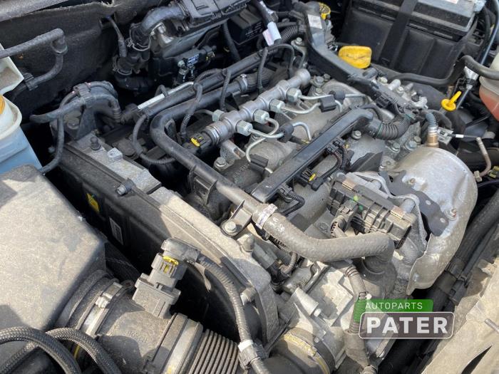 Motor van een Fiat Doblo Cargo (263) 1.6 D Multijet 2019