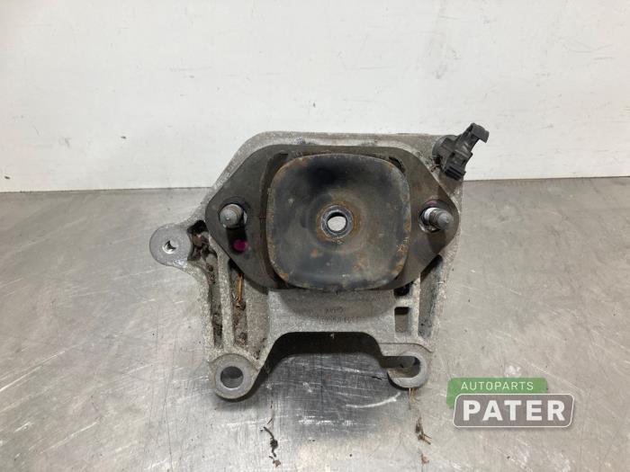 Gebruikte Versnellingsbak Steun Opel Vivaro 1.6 CDTI 95 Euro 6 Prijs € 38,12 Inclusief btw aangeboden door Autoparts Pater