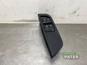 Gebruikte Combischakelaar ramen MG MG4 Electric Comfort, Luxury 64 kWh Prijs € 42,00 Margeregeling aangeboden door Autoparts Pater