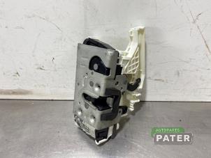 Gebruikte Portierslot Mechaniek 4Deurs rechts-voor Tesla Model 3 Standard RWD Plus, Long Range RWD Prijs € 47,25 Margeregeling aangeboden door Autoparts Pater