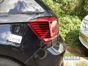 Gebruikte Achterlicht links Volkswagen Polo VI (AW1) 1.0 TSI 12V Prijs € 105,00 Margeregeling aangeboden door Autoparts Pater