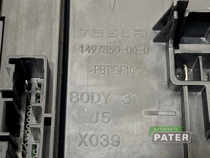 Computer Body Control van een Tesla Model 3 Standard RWD Plus, Long Range RWD 2021