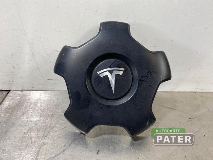 Gebruikte Wieldop Tesla Model 3 Standard RWD Plus, Long Range RWD Prijs € 15,75 Margeregeling aangeboden door Autoparts Pater