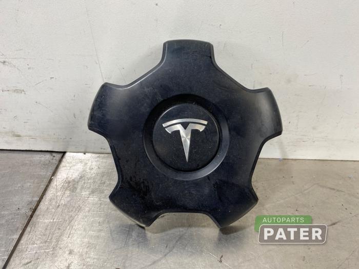 Gebruikte Wieldop Tesla Model 3 Standard RWD Plus, Long Range RWD Prijs € 15,75 Margeregeling aangeboden door Autoparts Pater