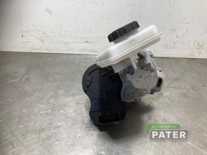 Rembekrachtiger van een Tesla Model Y (5YJY) Long Range,Performance 2023