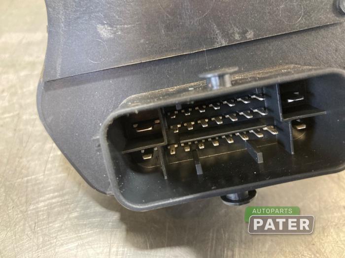 Rembekrachtiger van een Tesla Model Y (5YJY) Long Range,Performance 2023