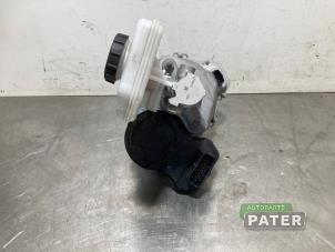 Gebruikte Rembekrachtiger Tesla Model Y (5YJY) Long Range,Performance Prijs € 210,00 Margeregeling aangeboden door Autoparts Pater