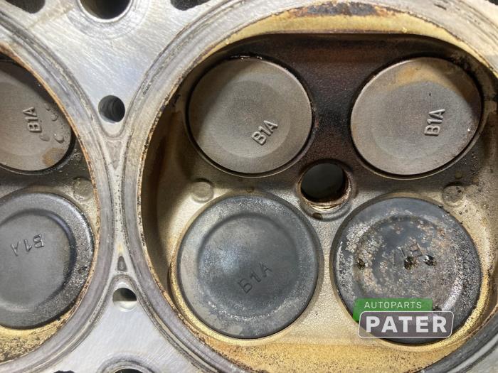 Cilinderkop van een Mitsubishi Outlander (GF/GG) 2.0 16V PHEV 4x4 2014