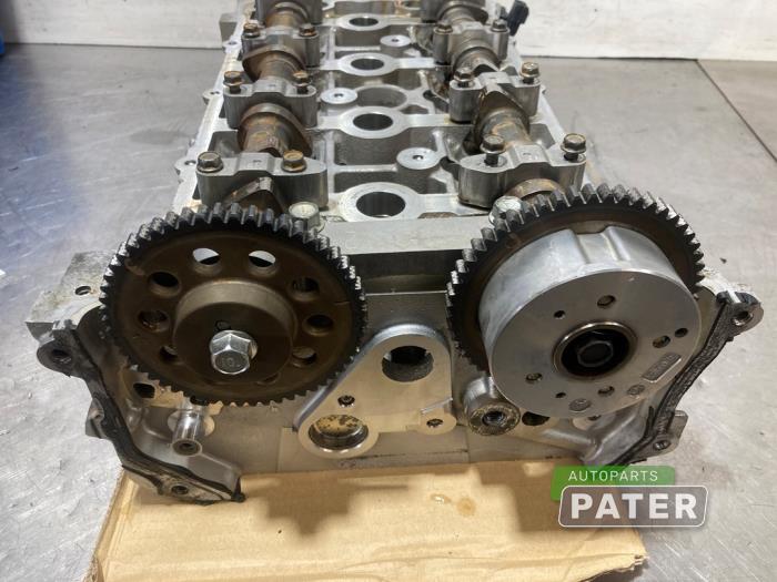 Cilinderkop van een Mitsubishi Outlander (GF/GG) 2.0 16V PHEV 4x4 2014