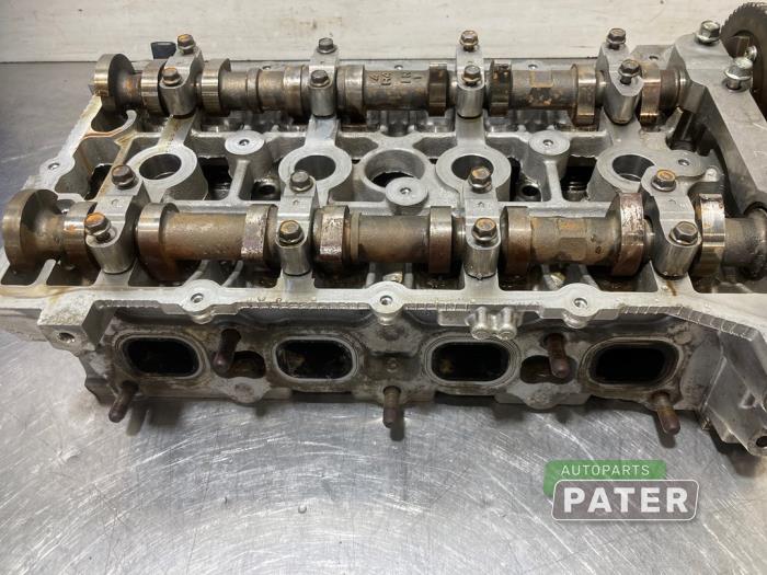 Cilinderkop van een Mitsubishi Outlander (GF/GG) 2.0 16V PHEV 4x4 2014