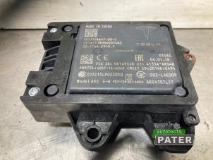 Gebruikte Radar sensor Tesla Model X 75D Prijs € 78,75 Margeregeling aangeboden door Autoparts Pater