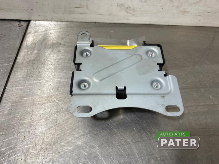 Airbag Module van een Mitsubishi Space Star (A0) 1.2 12V 2021
