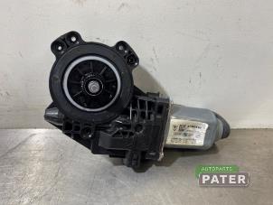 Gebruikte Portierruitmotor Tesla Model X 75D Prijs € 26,25 Margeregeling aangeboden door Autoparts Pater
