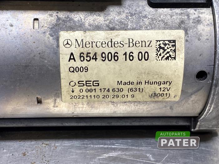 Startmotor van een Mercedes-Benz E Estate (S213) E-300de 2.0 Turbo 16V 2022