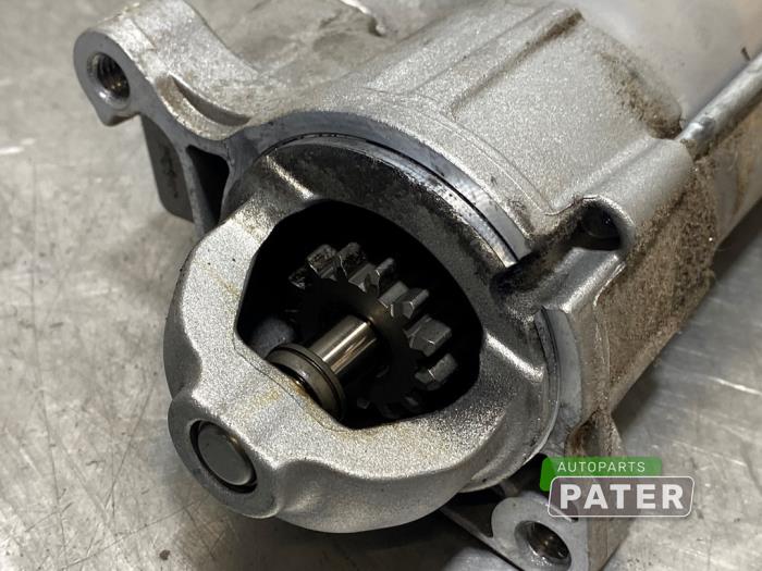 Startmotor van een Mercedes-Benz E Estate (S213) E-300de 2.0 Turbo 16V 2022