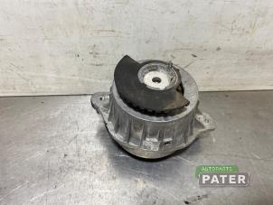 Gebruikte Motorrubber Mercedes E Estate (S213) E-300de 2.0 Turbo 16V Prijs € 26,25 Margeregeling aangeboden door Autoparts Pater