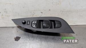 Gebruikte Combischakelaar ramen Nissan Pulsar (C13) 1.2 DIG-T 16V Prijs € 21,00 Margeregeling aangeboden door Autoparts Pater