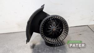 Gebruikte Kachel Ventilatiemotor Volkswagen Transporter T5 2.0 TDI BlueMotion Prijs € 44,47 Inclusief btw aangeboden door Autoparts Pater
