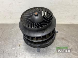 Gebruikte Chaufage Ventilatiemotor Mercedes C Estate (S205) C-350 e 2.0 16V Prijs € 52,50 Margeregeling aangeboden door Autoparts Pater