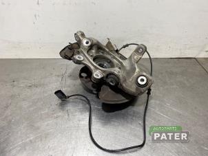 Gebruikte Fusee links-achter Mercedes C Estate (S205) C-350 e 2.0 16V Prijs € 52,50 Margeregeling aangeboden door Autoparts Pater