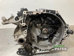 Gebruikte Versnellingsbak Peugeot 2008 (UD/UK/UR/US/UX) 1.2 VTi 12V PureTech 100 Prijs € 945,00 Margeregeling aangeboden door Autoparts Pater