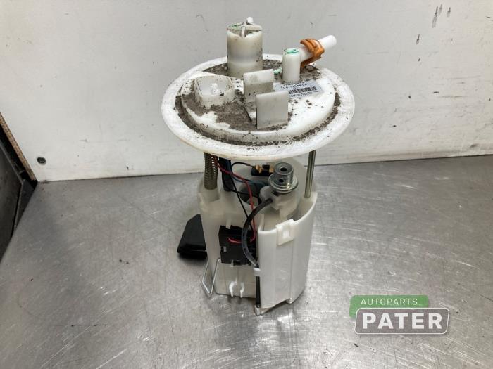 Gebruikte Benzinepomp Mitsubishi Space Star (A0) 1.2 12V Prijs € 36,75 Margeregeling aangeboden door Autoparts Pater