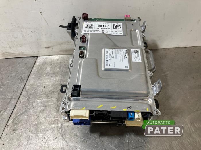 Gebruikte Computer Diversen Tesla Model Y (5YJY) RWD Prijs € 892,50 Margeregeling aangeboden door Autoparts Pater