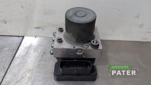 ABS Pomp van een Mercedes-Benz Vito (447.6) 1.6 109 CDI 16V 2015